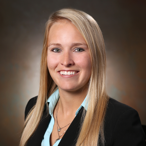 lindsey bailey headshot.