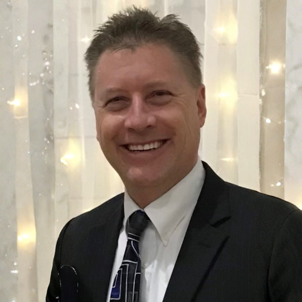 david lyon headshot.