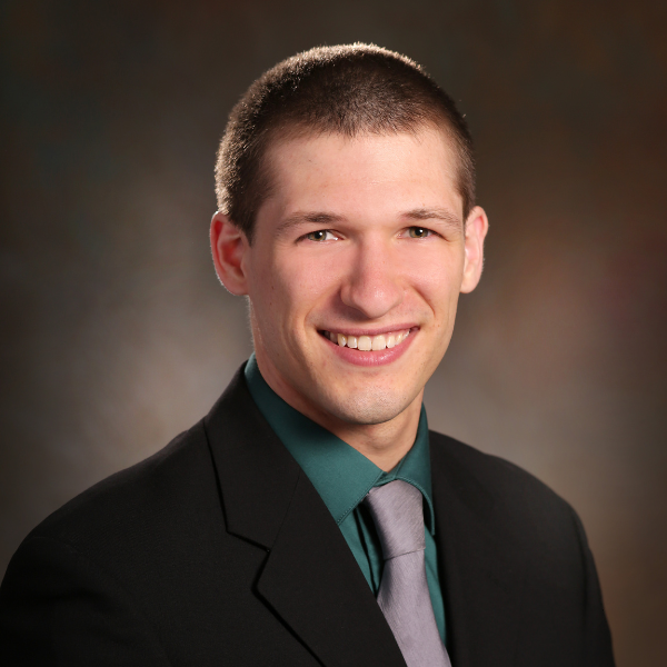 russell yskes headshot.