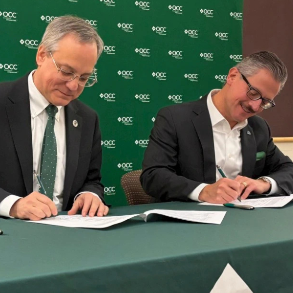 MSU College of Human Medicine and Oakland Community College sign early admission agreement