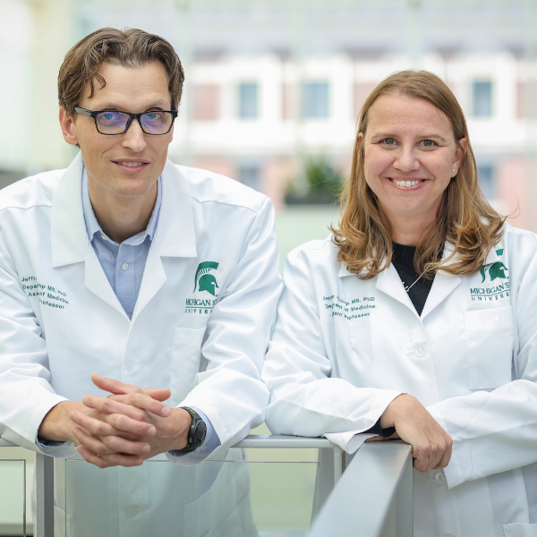 College of Human Medicine recruits leading cancer researchers Jeff and Jenny Klomp 