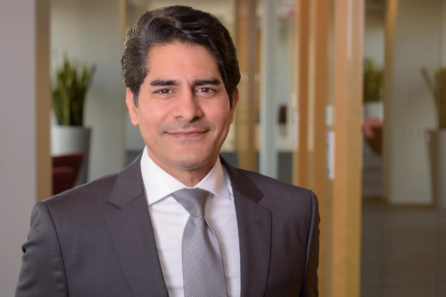 headshot of the commencement speaker Bobby Mukkamala.