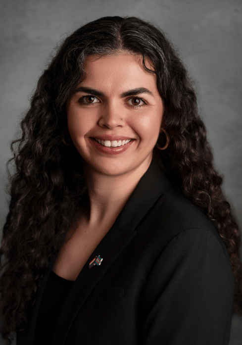 Vivienne Acuña headshot.
